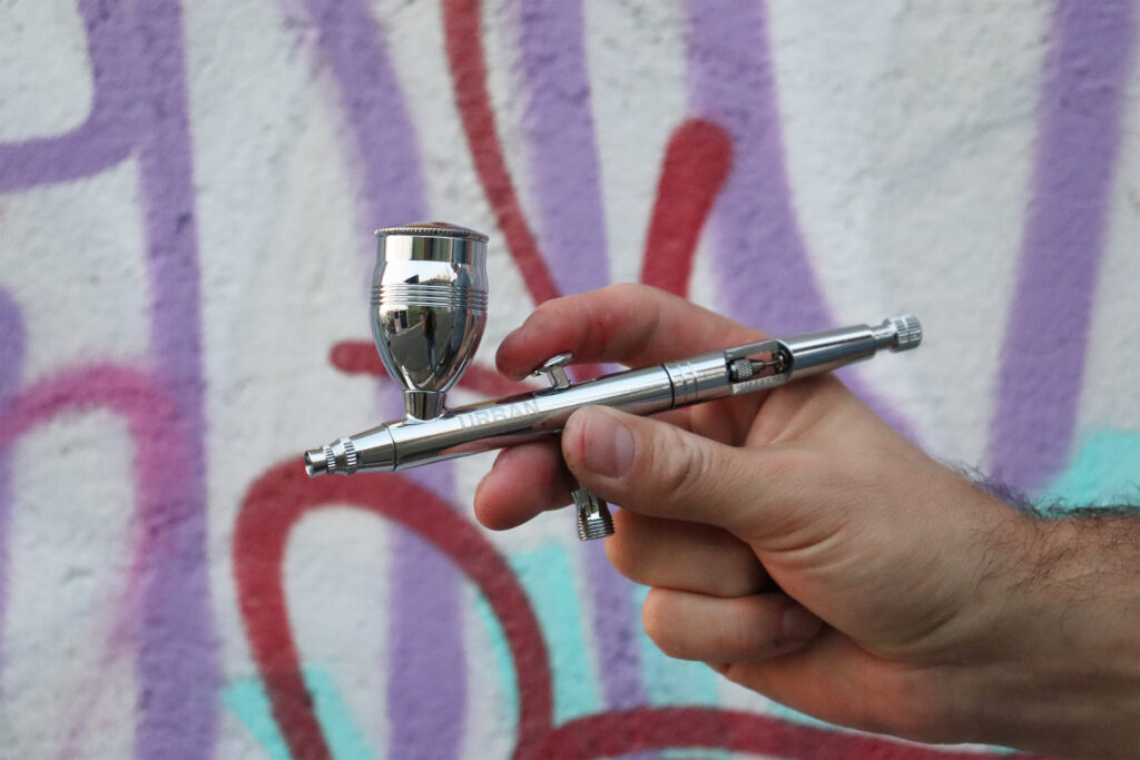 AEROGRAFO DE GRAVIDADE DUPLA AÇÃO BICO 0.8MM – COM 3 COPOS 2ML /5ML /13ML