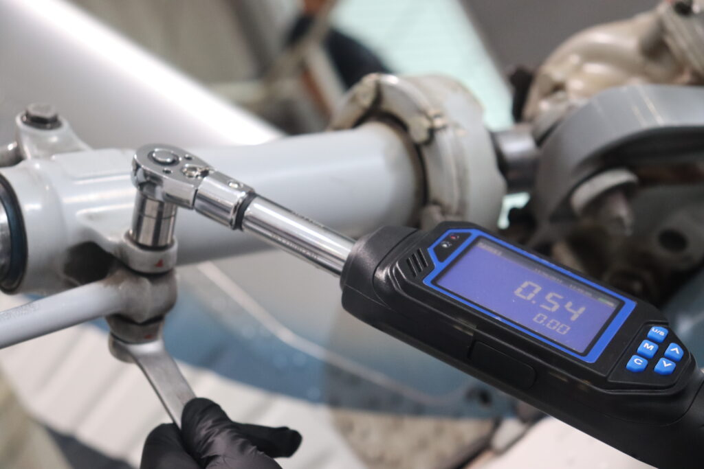 Controle Total de Torque: O Torquímetro Digital Ideal para Indústrias Exigentes